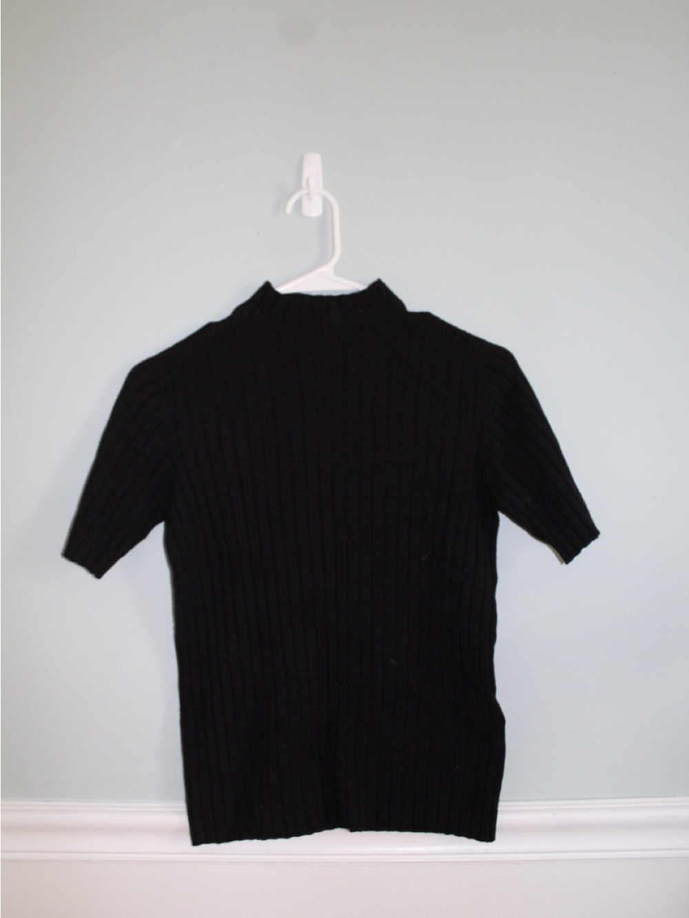 General Idea Black Ribbed Mock Neck Short-Sleeve Top